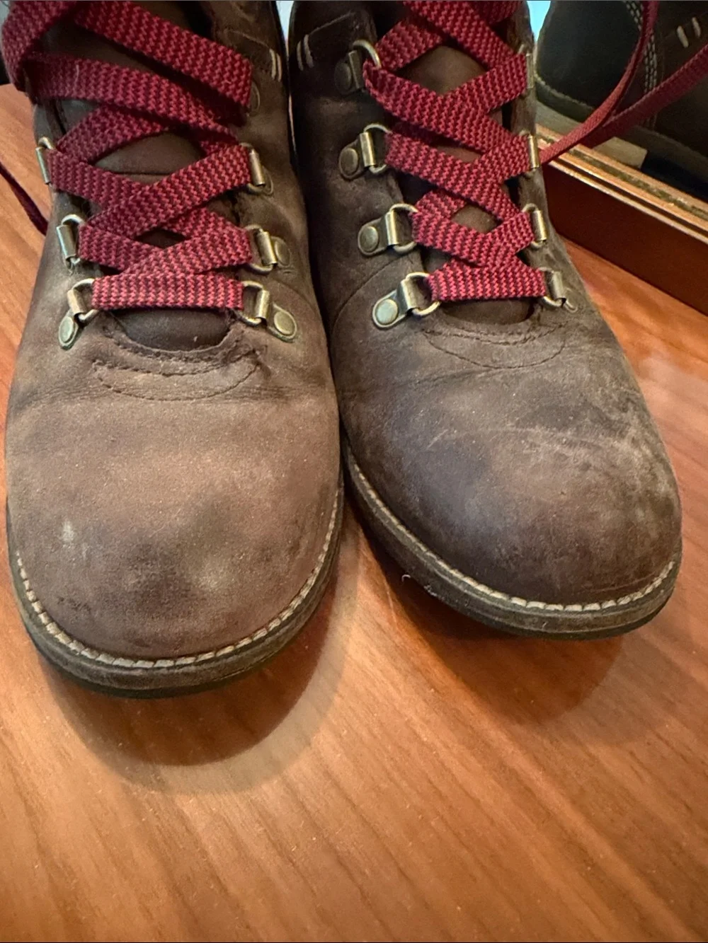Kodiak Hiking Boots with Burgundy Laces